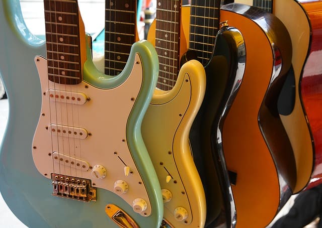 Verschiedene Gitarren.
