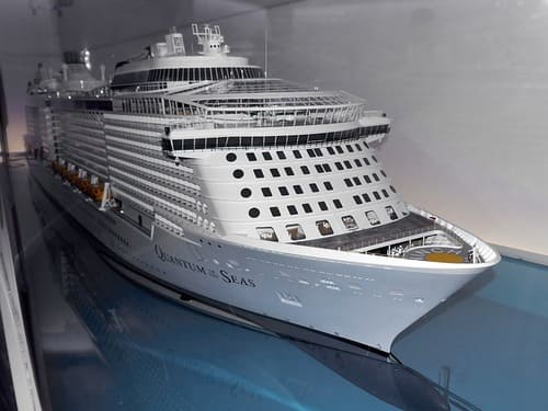 model-ship-2424340_640 (1) (1)