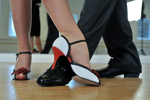 West Coast Swing tanzen lernen – Dein Einstieg in den modernen Swing