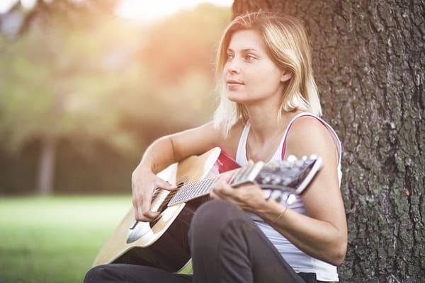Musikinstrumente lernen als kreatives Hobby – So findest Du Dein Instrument