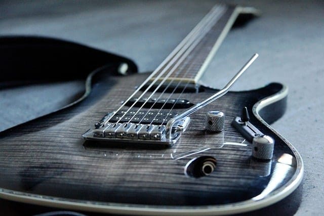 guitar 8011240 640 2 1